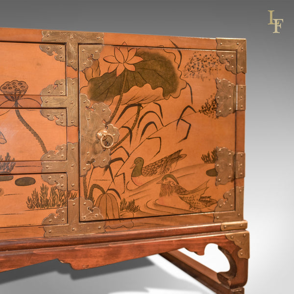 Lacquered Low Table in Japanese Taste, 20th Century - London Fine Antiques