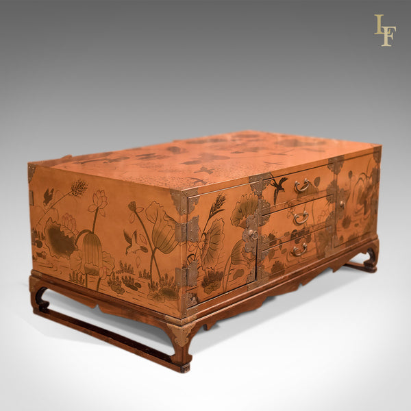 Lacquered Low Table in Japanese Taste, 20th Century - London Fine Antiques